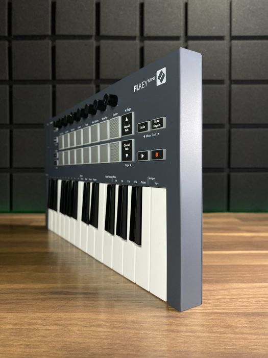 Novation FLkey Mini (Доставимо кур’єром — БЕЗКОШТОВНО!)