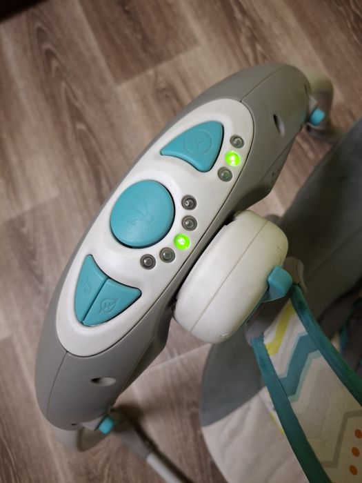 Дитячий заколисуючий центр-шезлонг-гойдалка Mastela