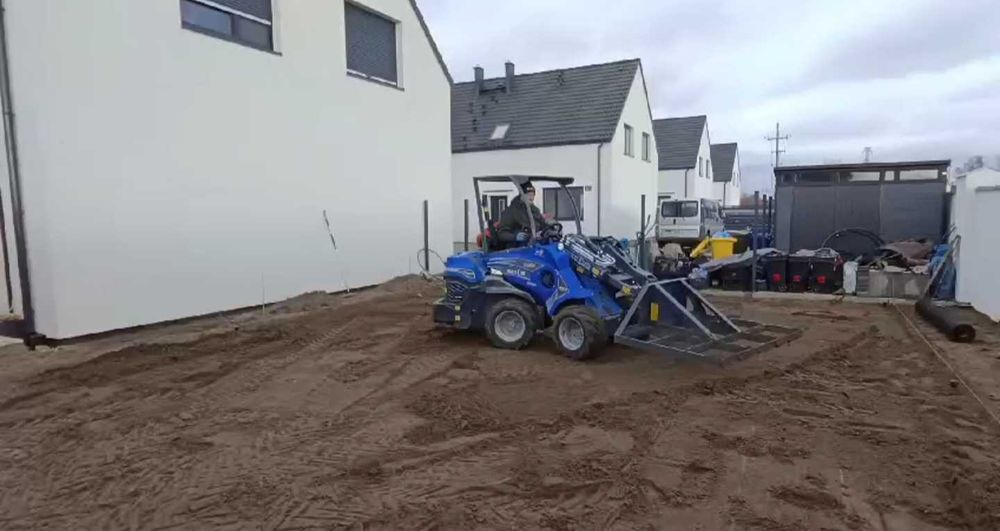 Koparka Poznań i okolice - wykopy liniowe, drenaże, równanie terenu, przygotownie pod trawnik, Mini koparka,