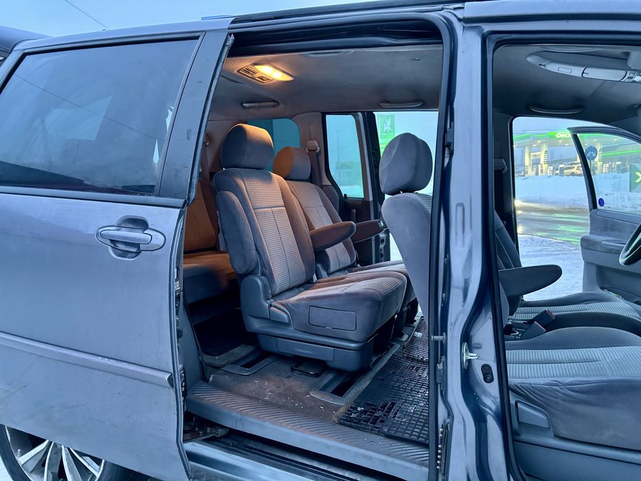 Mazda MPV  6+1  2005 автмат  газ/бенз