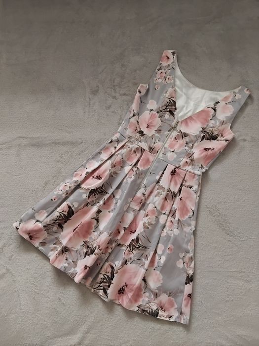 Szara rozkloszowana sukienka koktajlowa w kwiaty Urszula Szyk r. 34/36