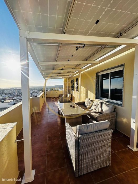 Penthouse com vista mar e localização central em Loulé
