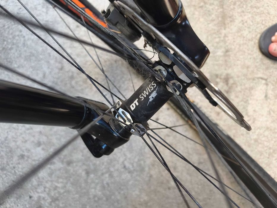 OPORTUNIDADE!!! 2 bicicletas CARBONO 2500€