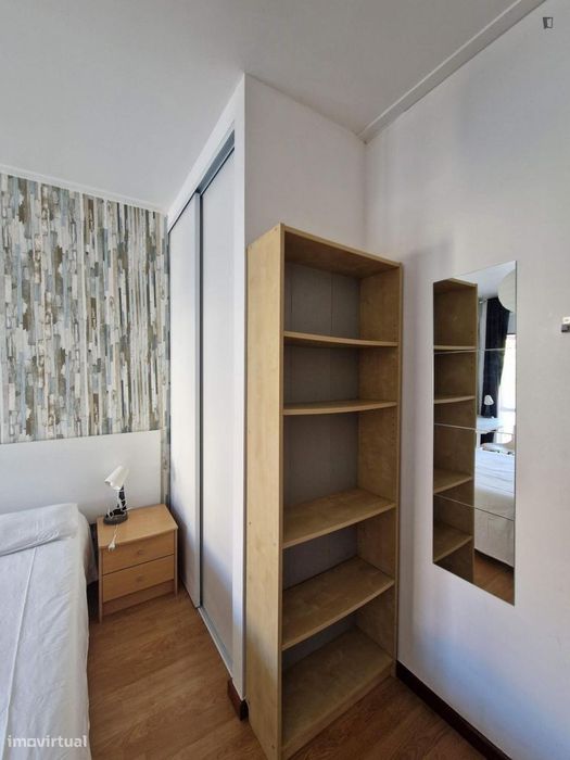 Quarto - localizado em  Coimbra