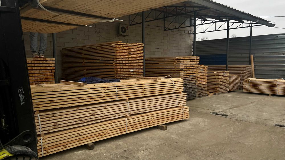 Пиломатеріали із сосни: Закарпаття, доставка вчасно