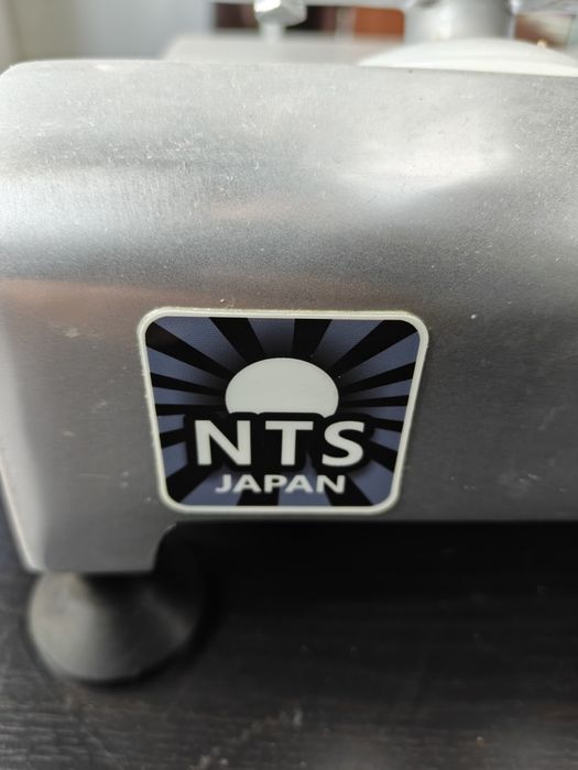 Fiambreira eléctrica NTS Maquina de cortar carnes, pouco usada, indust