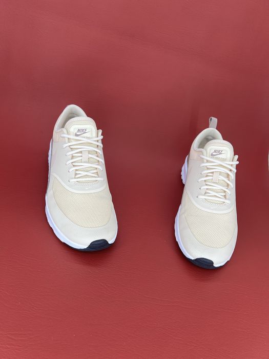 Жіночі кросівки 40р.   Nike Air Max Thea