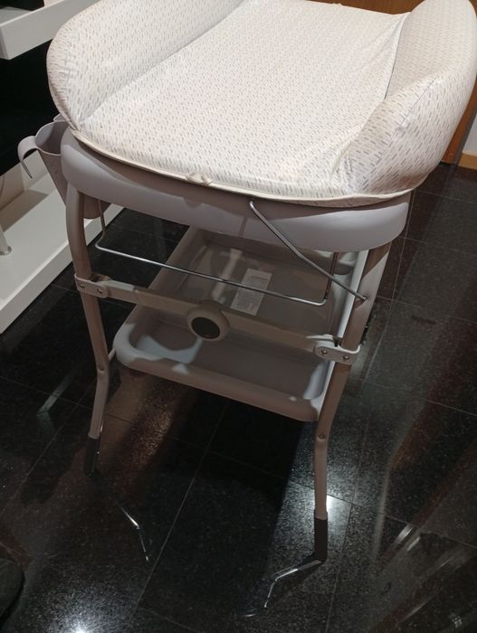 Chicco - Banheira muda-fraldas Cuddle & Bubble Stone