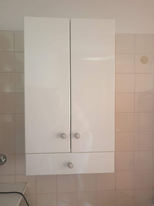 Armário de casa de banho