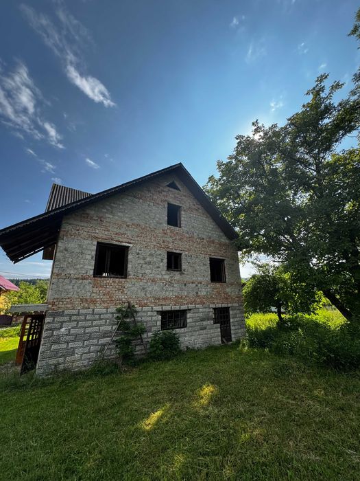 Продам будинок (незавершене будівництво) з земельною ділянкою 0.12 га