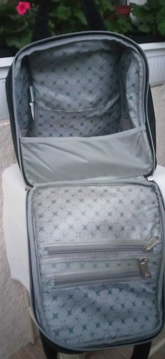 Сумка на ручку валізи