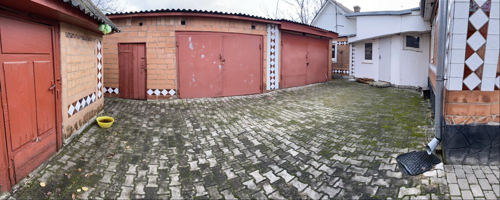 Продам 2 суміжні земельні ділянки з житловими будівлями