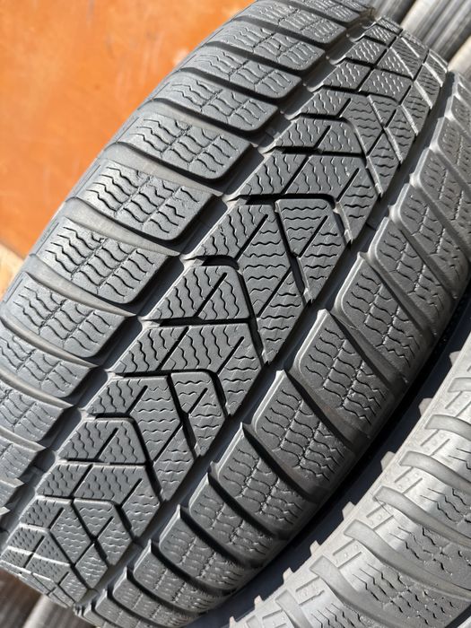 205/60 R16 Pirelli SottoZero 3 /Італія/зима/2шт./2024рік/