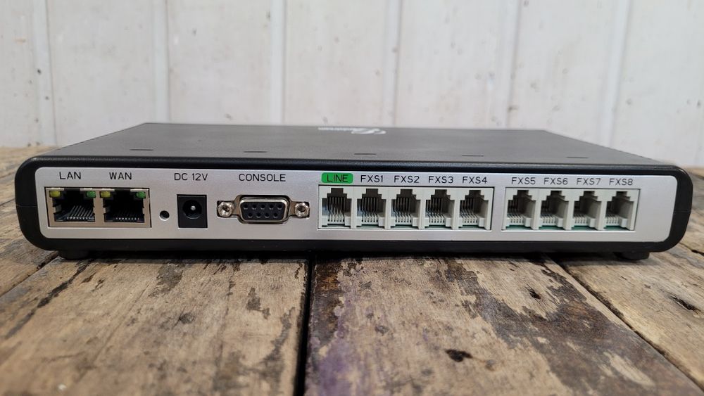 Аналоговый шлюз GRANDSTREAM GXW4008.