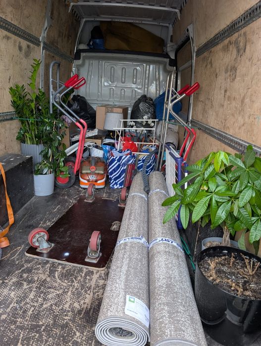 Przeprowadzki transport wywóz mebli magazynowanie