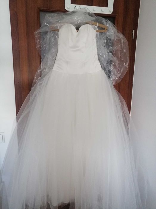 Suknia ślubna książniczka