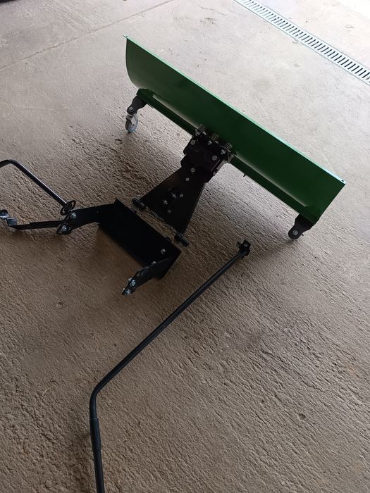 Traktorek kosiarka John Deere L100 + Gratis Pług do śniegu