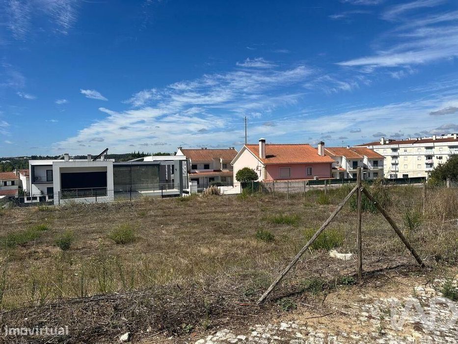Terreno em Rio Maior de 240,00 m2