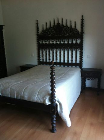 Quarto antigo de Bilros renascença madeira tipo pau santo