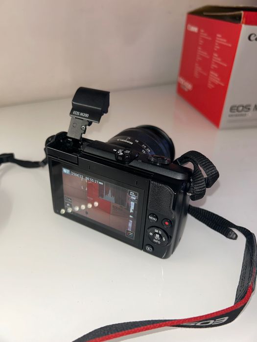 Canon EOS M200 + Lente 15-45mm | Ideal para Criadores/Vlogs, Como Nova