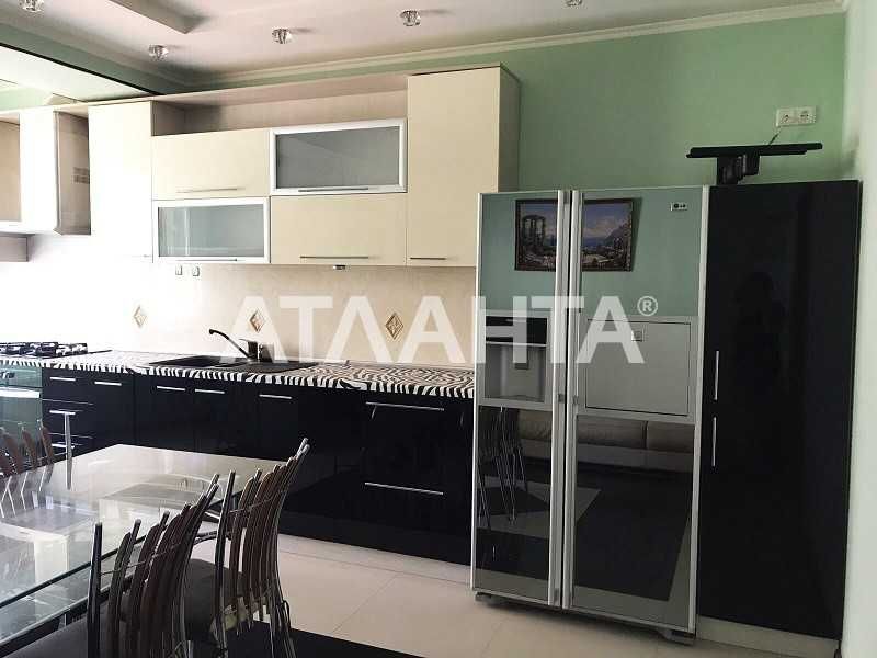 Продам велику двокімнатну квартиру в ЖК "Моноліт"