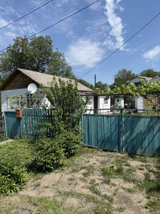 Житловий будинок з усіма зручностями та гаражем, Ватутіне.