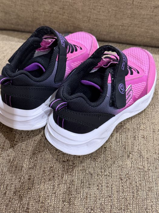 Кросовки на девочку Skechers