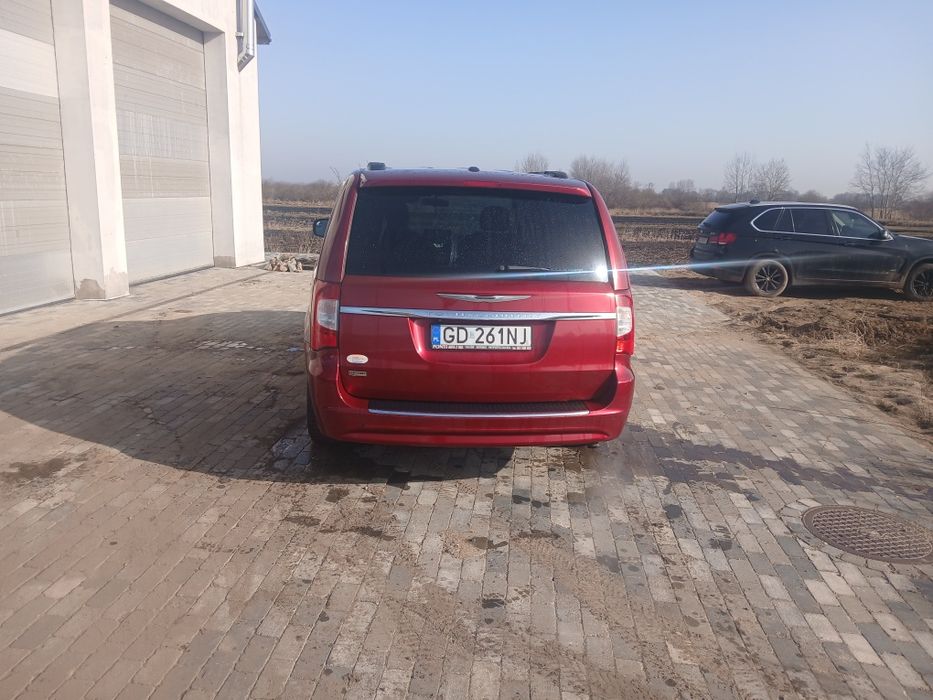 Chrysler town & country , town and country