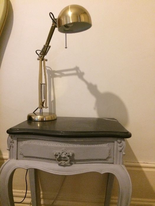 Mesas cabeceira antigas com tampo em mármore (valor unitário)