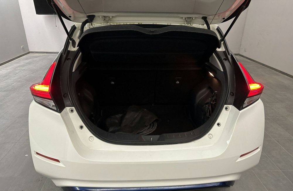 Nissan Leaf Visia 40 kWh - Elétrico