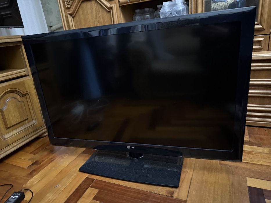 Телевізор LG 43 LED в ідеальному стані