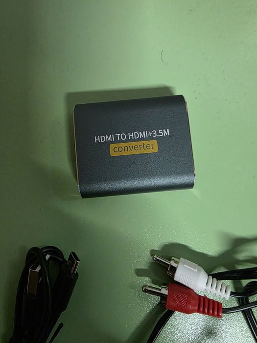 konwerter HDMI na HDMI+3.5M 4K2K. Konwertuje cyfrowy sygnał audio HDM