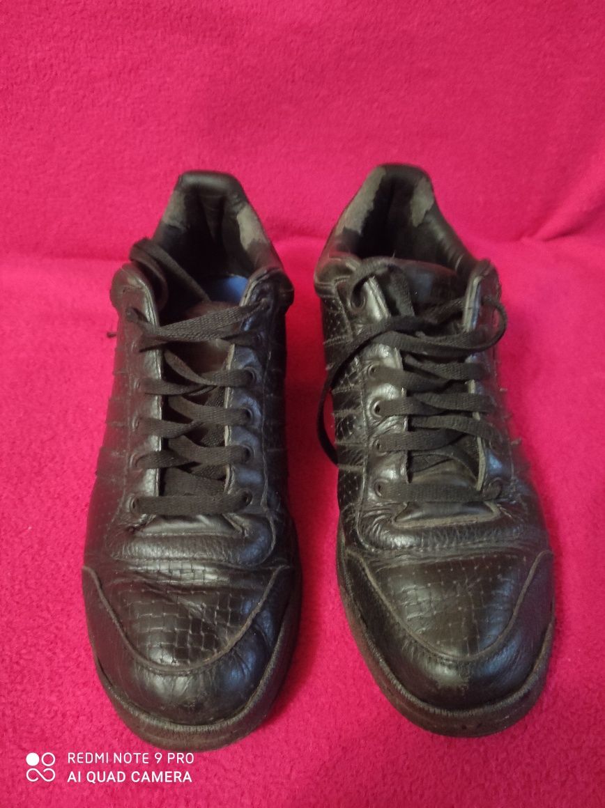 Кроссовки Adidas 46 размер: 450 грн. - Кросівки для міста Чернігів на Olx