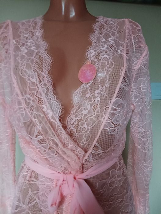 Koronkowy szlafroczek