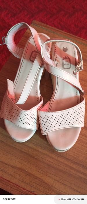 Босоножки кожзаменителя