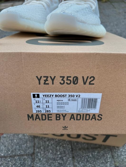 Yeezy boosty v2 bone