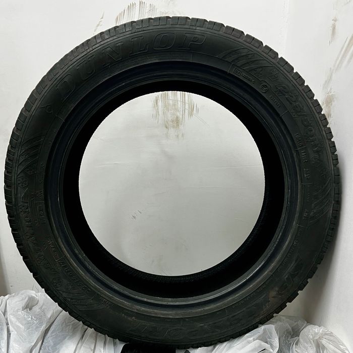 Зимова шина Dunlop SP 225/50 R17 98T Dunlop sp ice sport