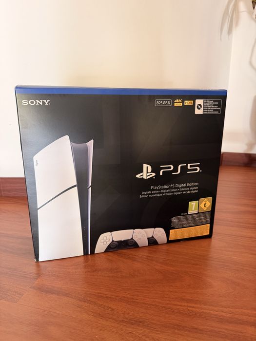 Playstation 5 Slim 825Gb + 2 comandos