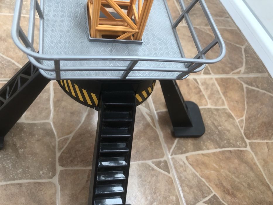 Кран на радіокеруванні