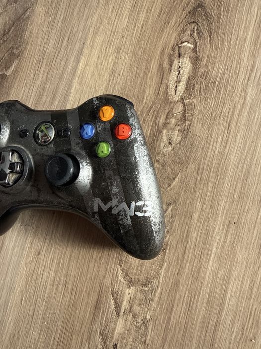 Pad kontroler z edycji limitowanej MW 3 do konsoli Xbox 360