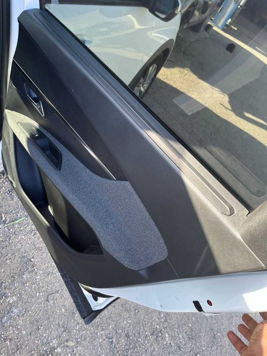 Peugeot 5008 salvado