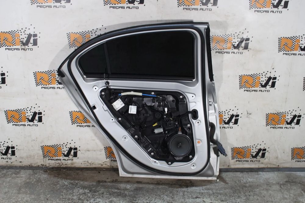 Porta trás esquerda MERCEDES-BENZ Classe A (W176)