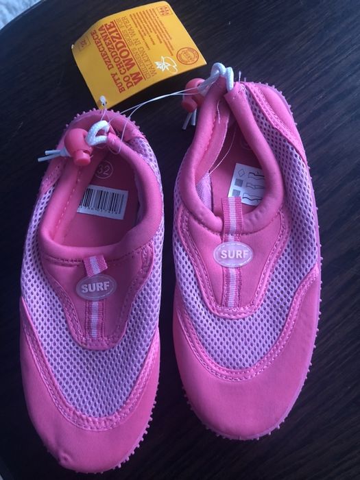 Buty dzieciece do chodzenia w wodzie