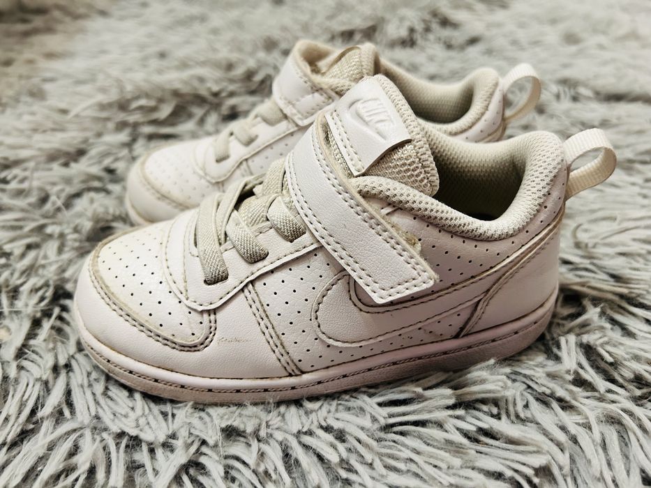 Buty sportowe adidasy rzep Nike Court Borough Łów białe rozmiar 25