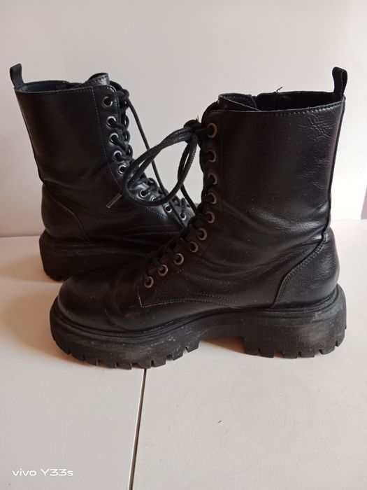 Buty damskie firmy Stradivarius