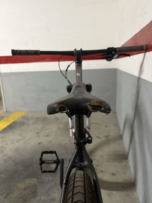 Bicicleta ST120 com algumas alterações para manobra