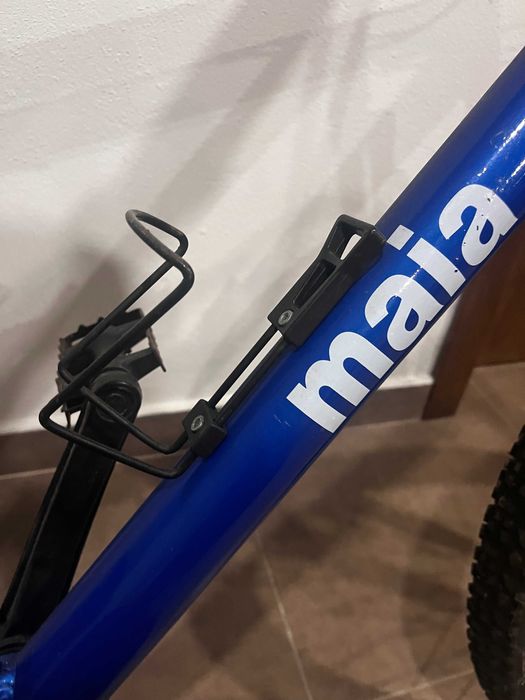 Vendo bicicleta com marcas de uso