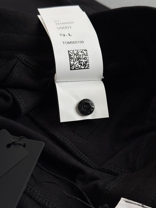 БЕЗ ПЕРЕДОПЛАТИ: Шорти Stone Island