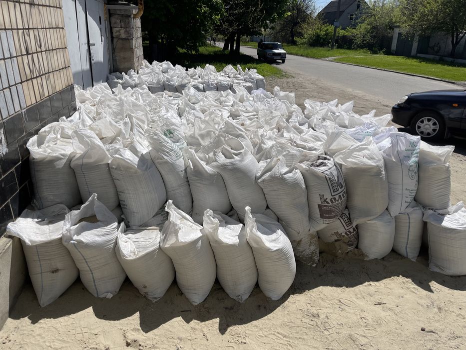 Цемент , песок, щебень, отсев, доставка. Выгрузка Песочница