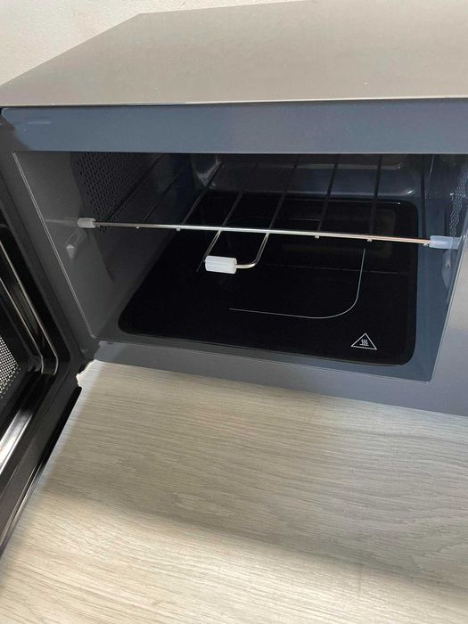 Kuchenka mikrofalowa z GRILLEM Severin